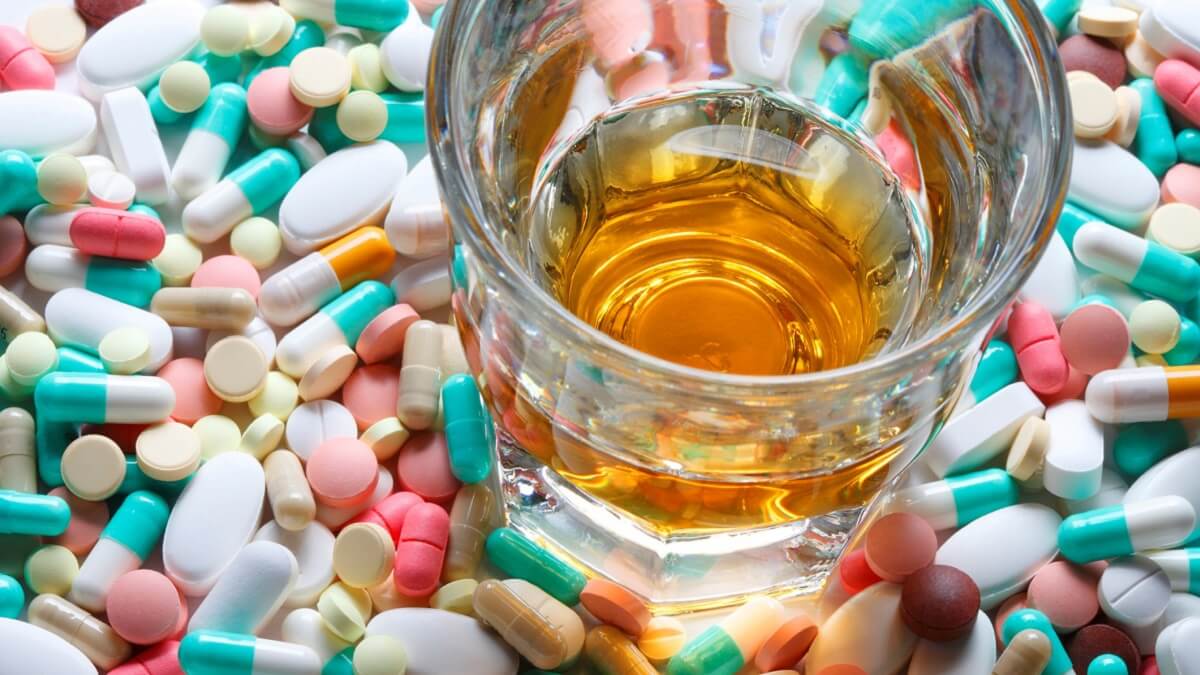 can you drink alcohol while taking antibiotics